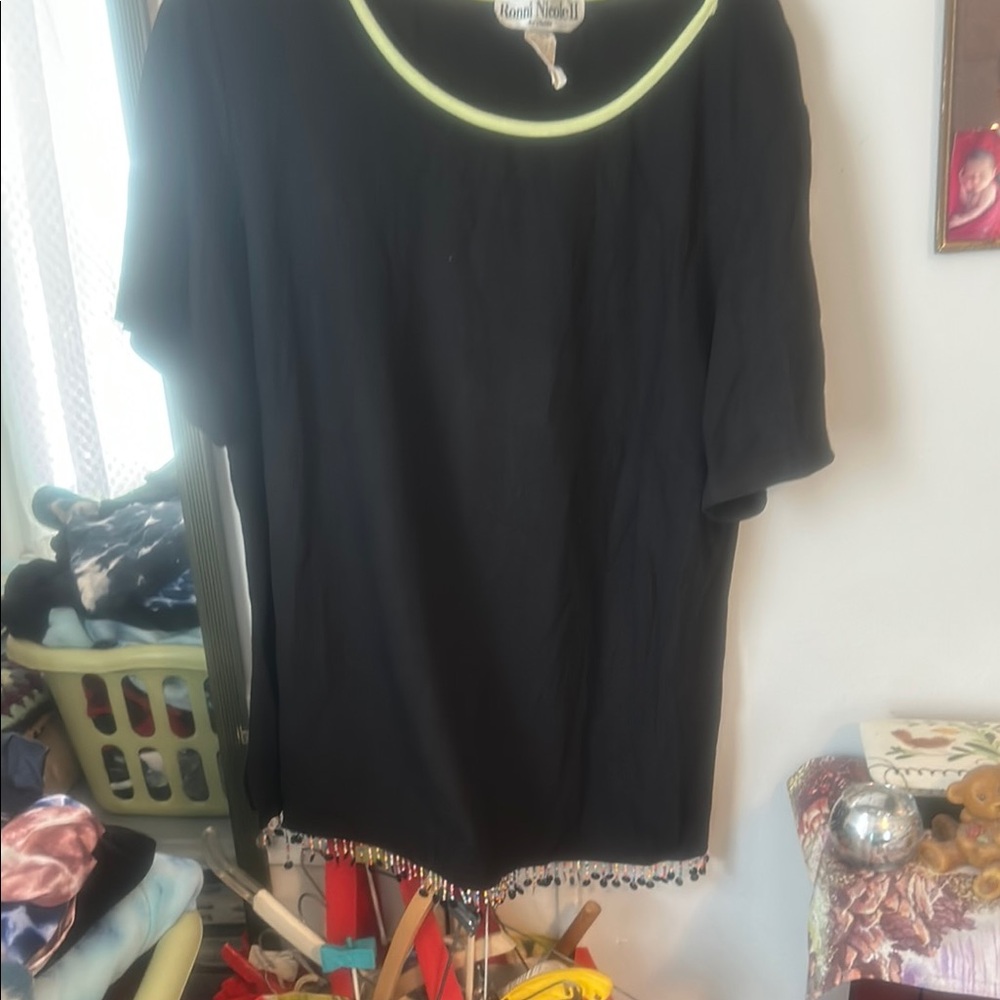 Ronni Nicole Boxy Black and Yellow Short Sleeve T-Shirt